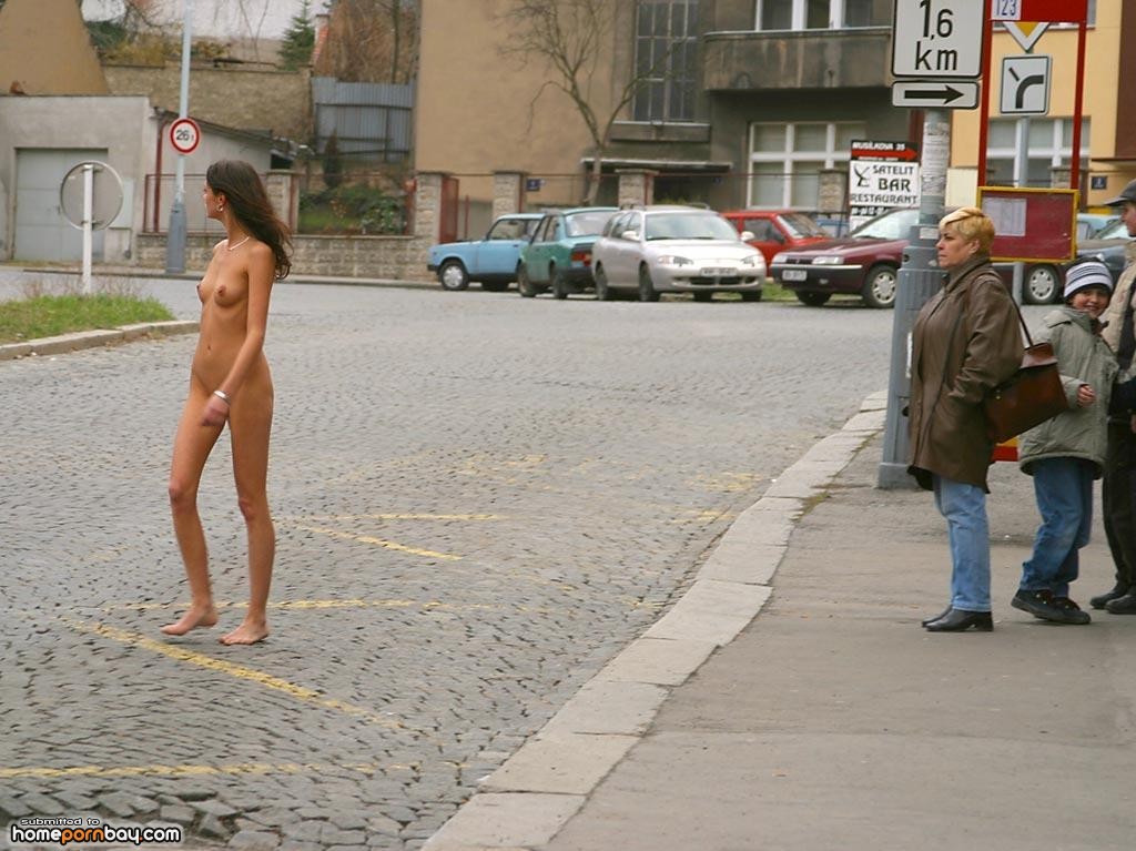 Naked walk hd