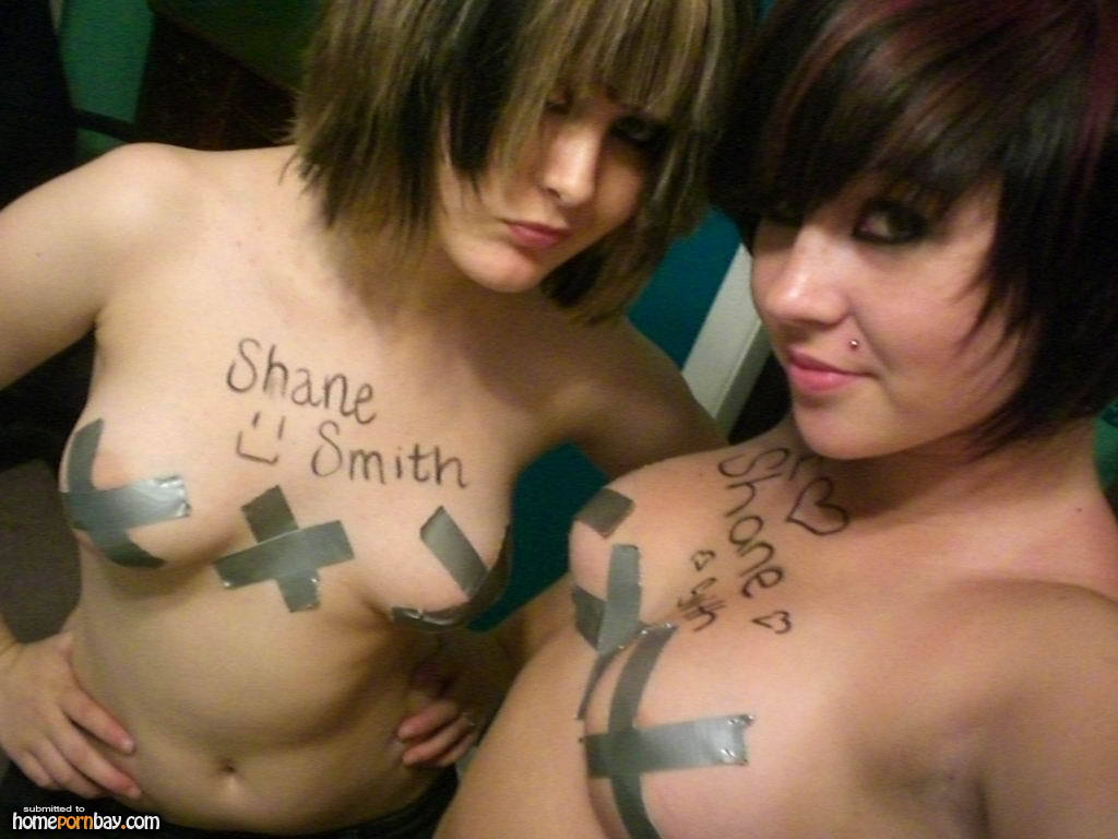 1024px x 768px - Two Emo Teens With Duct Tape On Their Tits - Mobile Homemade Porn Sharing