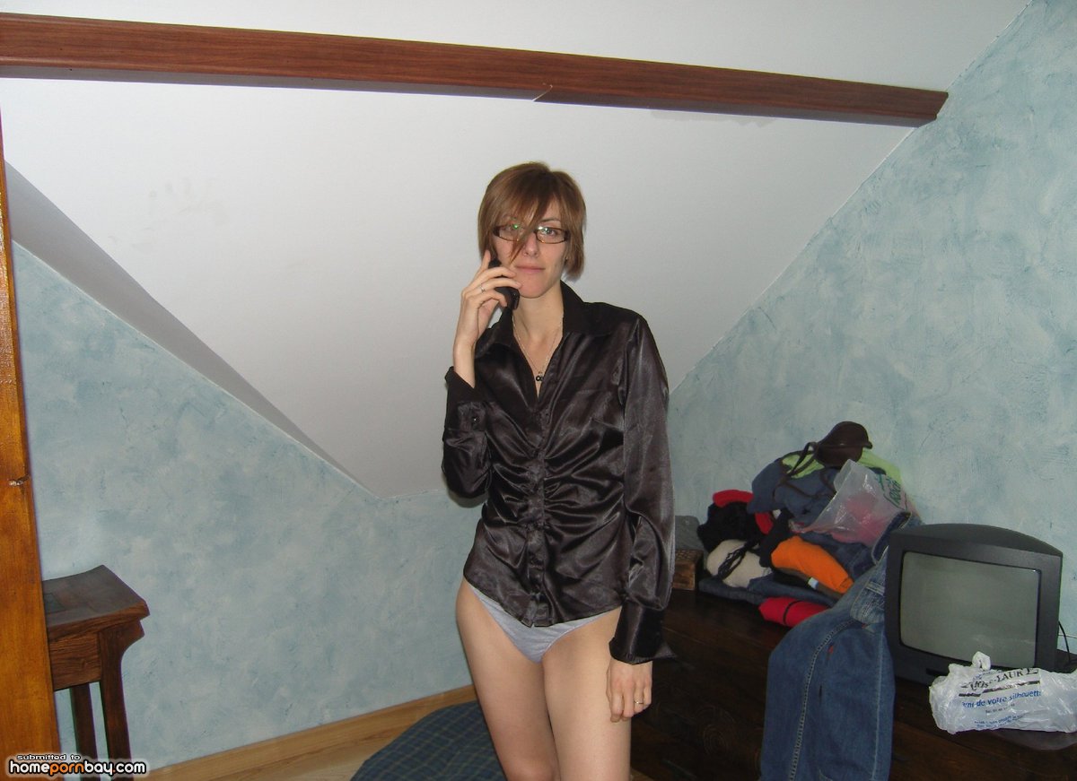 French amateur wife nude at home