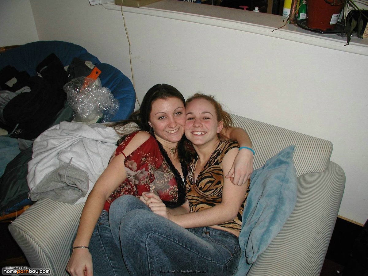 Amateur Lesbian Home Porn