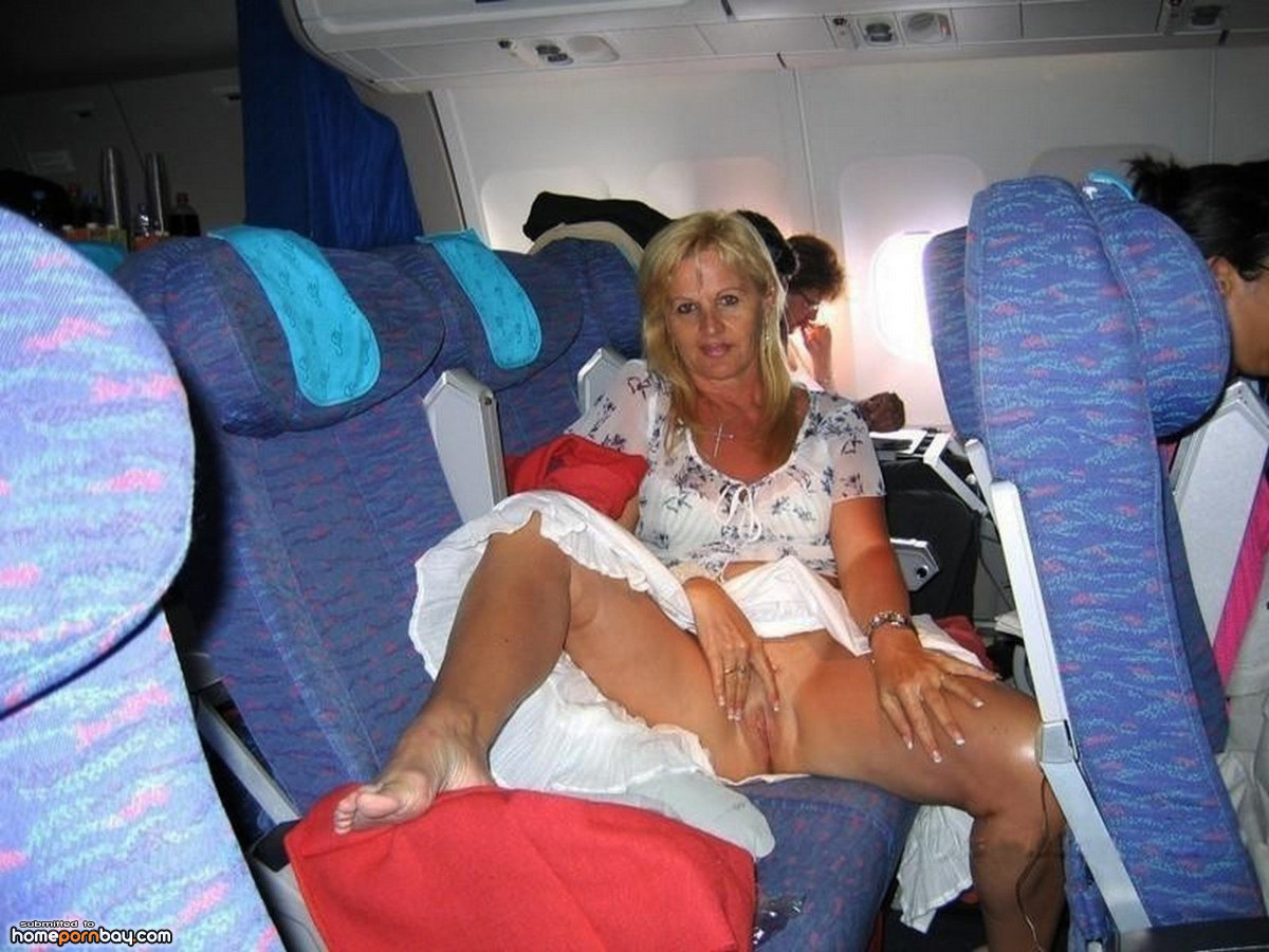 flashing on an airplane