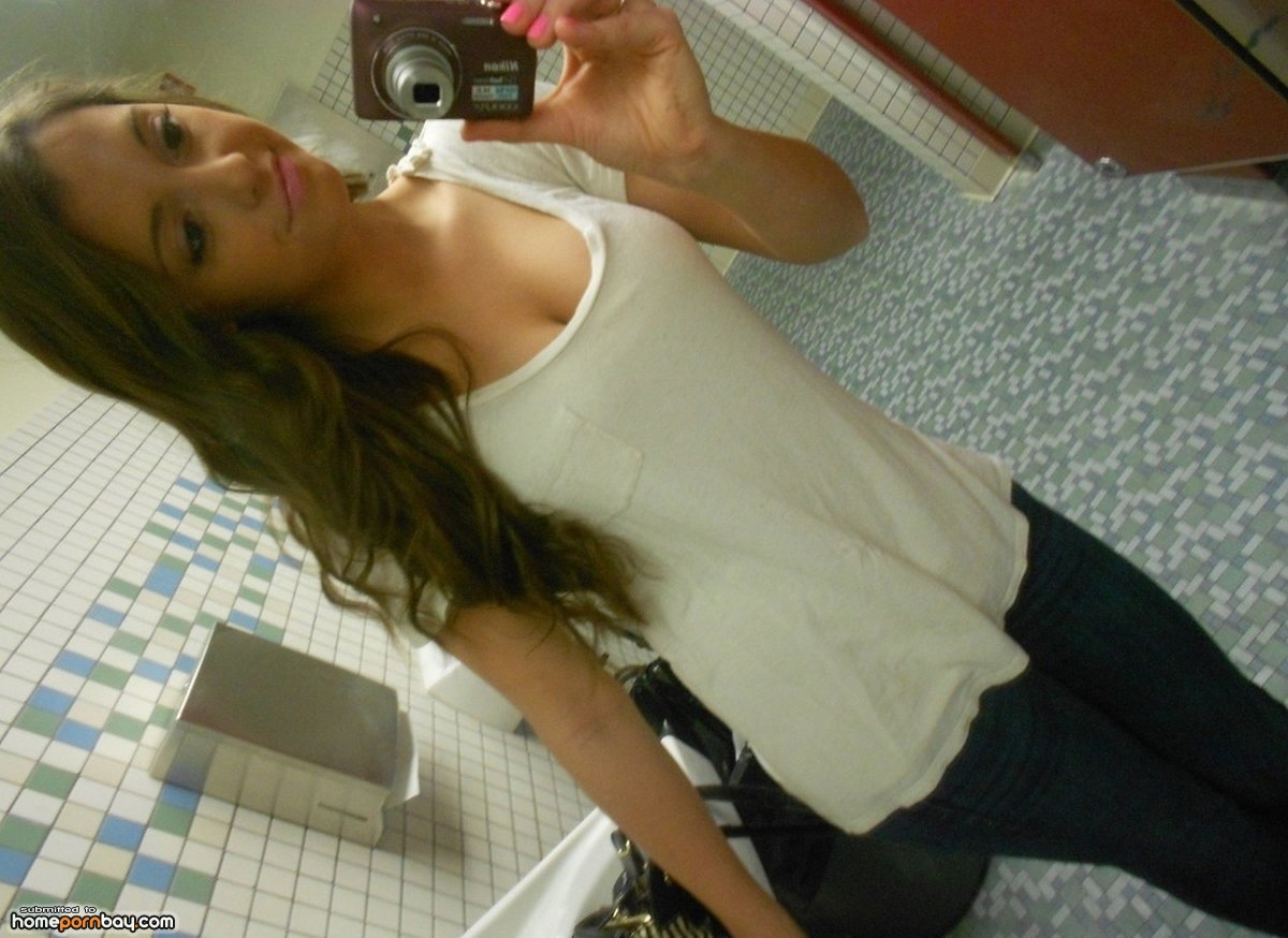 Hot supermodel Angie takes selfies