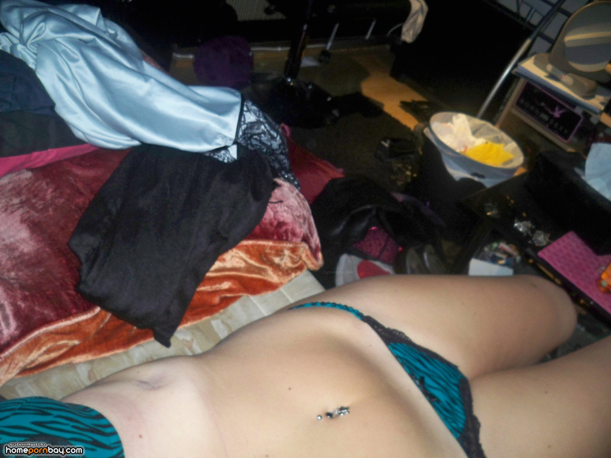 Sexy amateur girlfriend