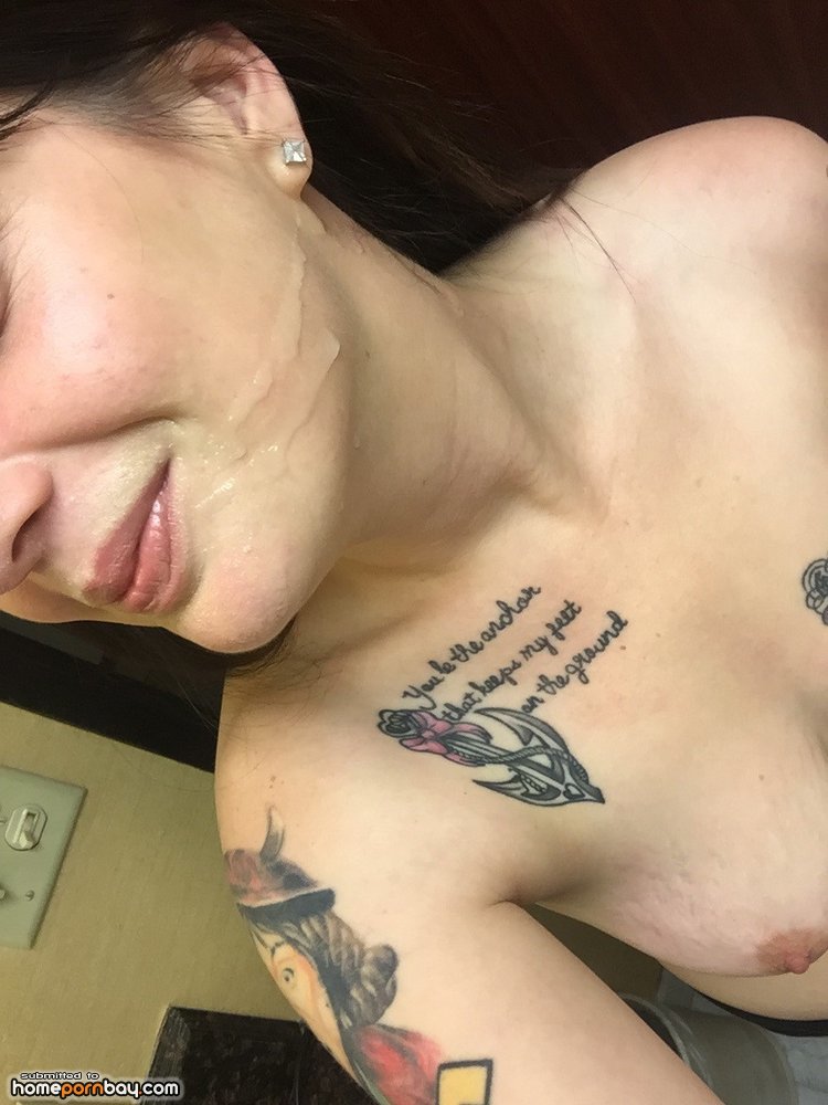 Free tattooed girlfriend blowjob porn pics
