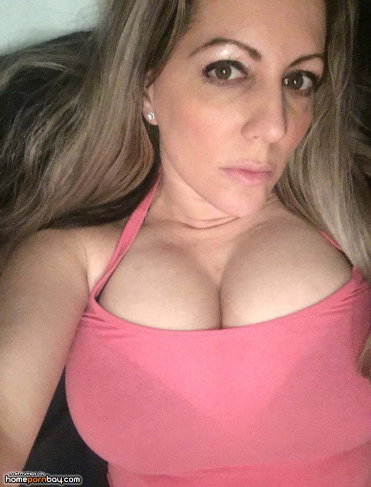 Busty Amateur MILF Sexlife Pics Collection