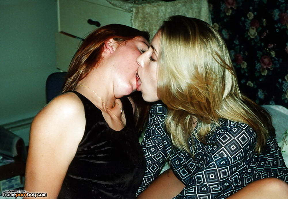 Three russian amateur GFs first lesbian kissing - Mobile Homemade Porn Shar...