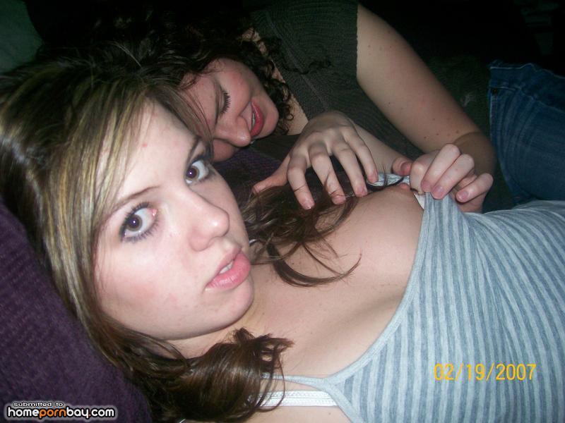 College girls kissing on the lips picture
